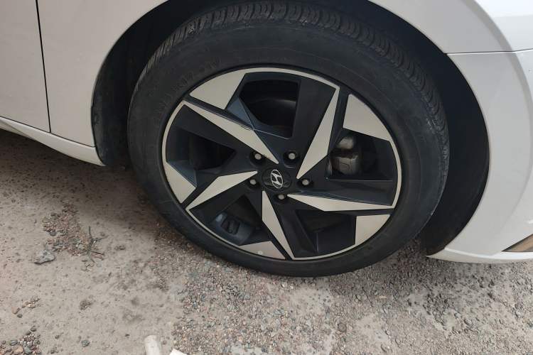 Used Hyundai Elantra 2022 1.5L CVT LUX Prestige Edition
