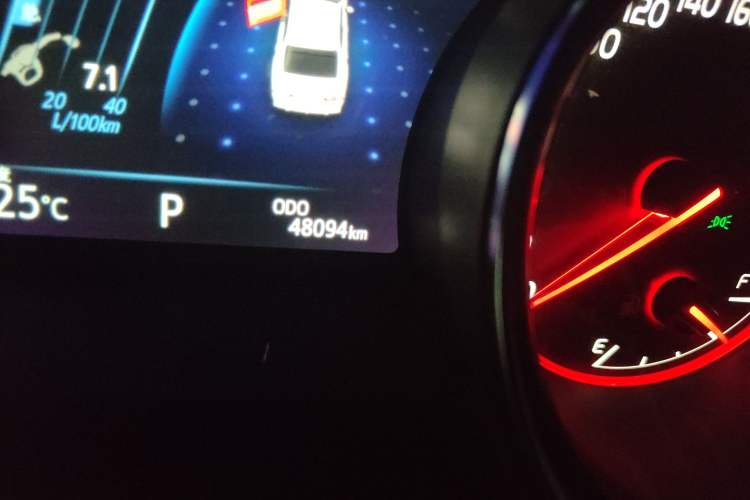 Used Toyota Camry 2019 2.5S FENGSHANG Version China V Standard Odometer Close Up