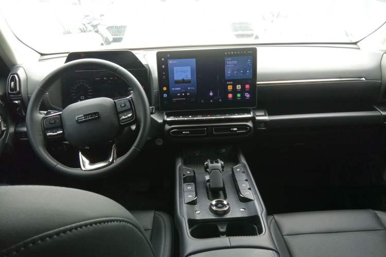 Used Haval H Dog 2023 1.5T Two-Wheel Drive Chao Ye Version Plus Center Console