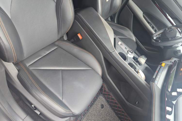 Used CHANGAN UNI-V 2022 1.5T Prestige Version