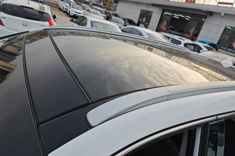 Used Hyundai Santa Fe 2017 2.4L Automatic Two-Wheel Drive Smart Version 5 Seats
