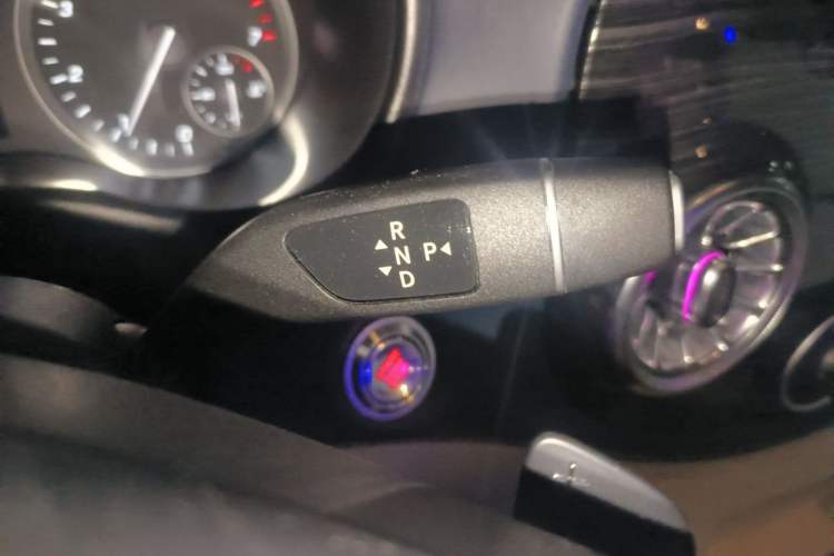 Used Mercedes-Benz Vito 2021 2.0T Elite Version 7 Seats