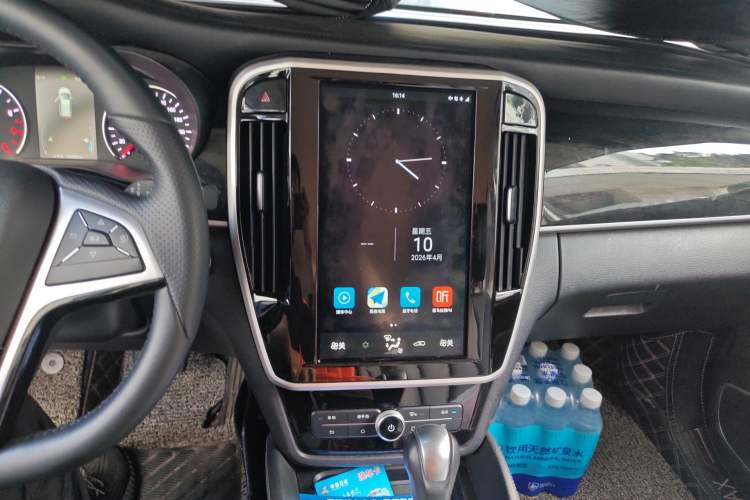 Used BYD Song MAX 2018 1.5T Automatic Smart Connect Luxury 6-Seater Audio And AC Panel