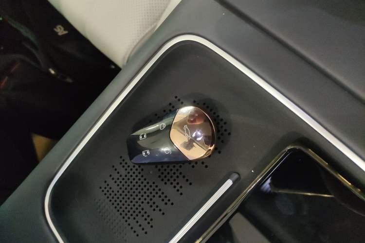 Used VOYAH Dream 2025 PHEV Four-Wheel-Drive Flagship Kunpeng Edition