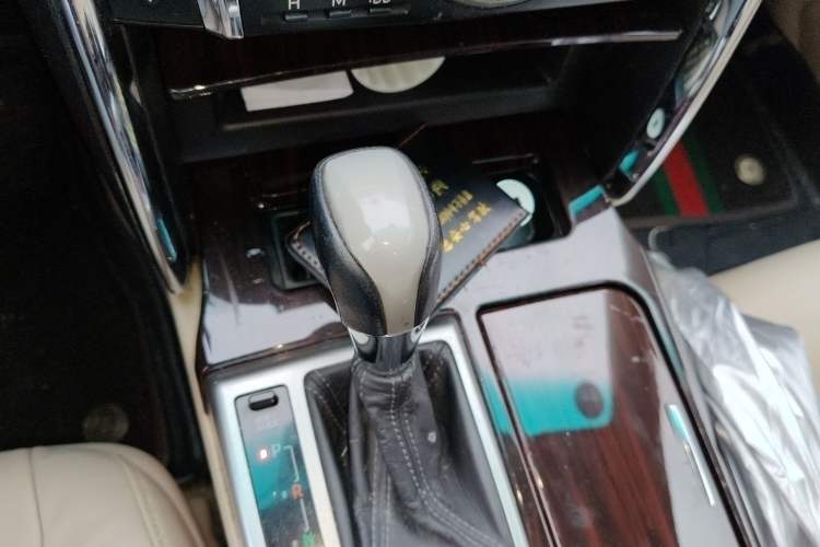 Used Toyota Reiz 2010 2.5V Fengdu Elite Edition Gear Lever