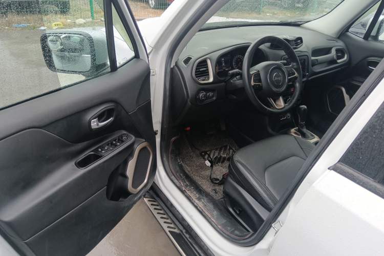 Used Jeep Renegade 2016 1.4T Automatic Smart Edition
