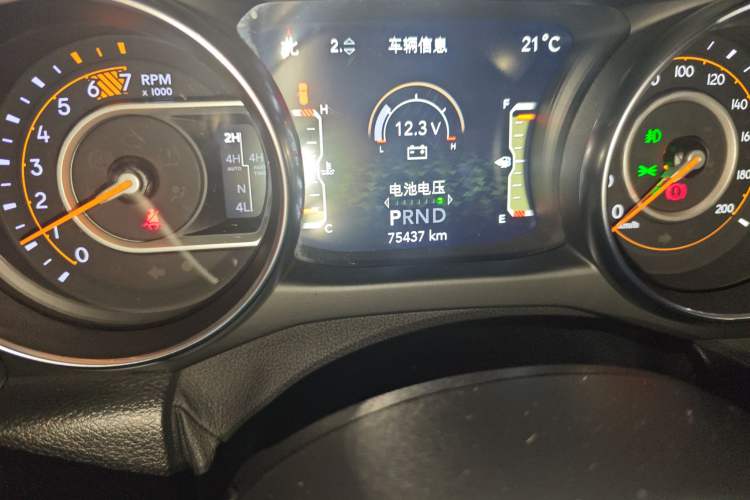 Used Jeep Wrangler 2019 2.0T Sahara Four-Door Version China VI Emission Standard