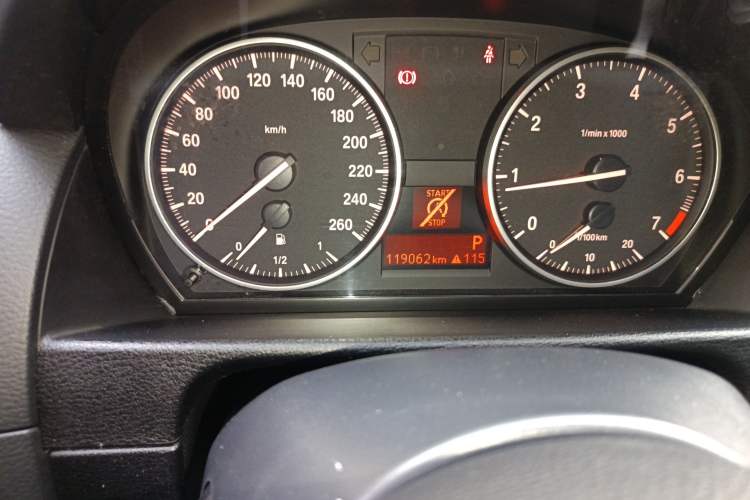 Used BMW X1 2014 sDrive18i Fashion Model Odometer Close Up