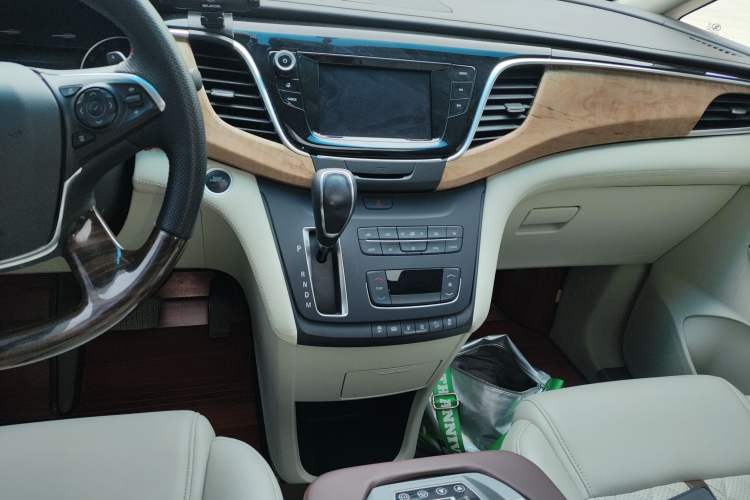 Used Buick GL8 2018 ES 28T Comfort Model China VI Standard