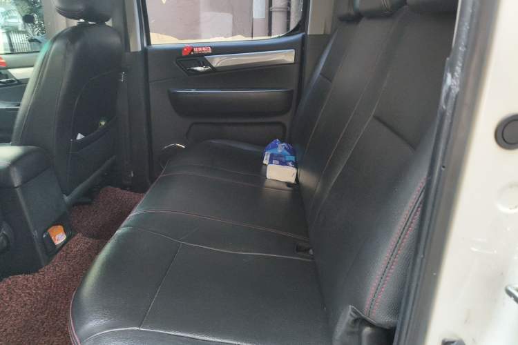 Used JAC Group T6 2015 2.8T Diesel Flagship Long-Wheelbase HFC4DA1-2C