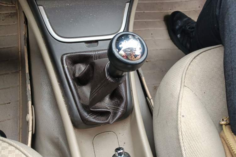 Used Citroen Elysee 2010 Sedan 1.6L Manual Tech Edition Gear Lever