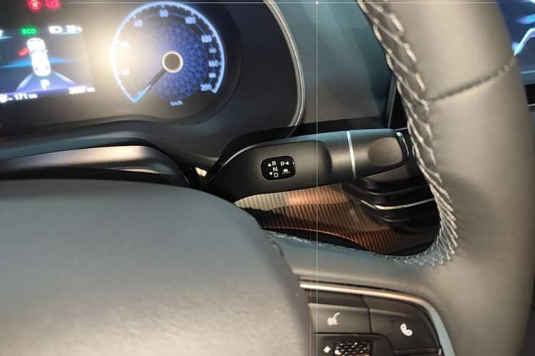 Used Hongqi E-QM5 2025 610 km PLUS