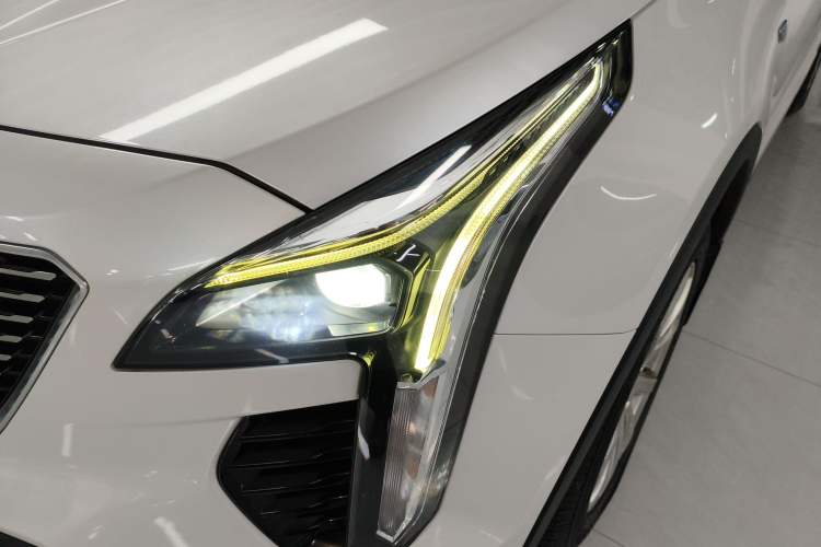 Used Cadillac XT4 2018 28T Two-Wheel Drive Tech Version Left Front Headlight