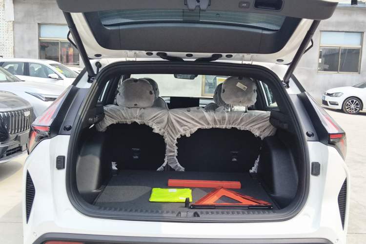 Used Geely Auto Emgrand X7 Sport 2026 Model 1.5TD Aspirational Trunk