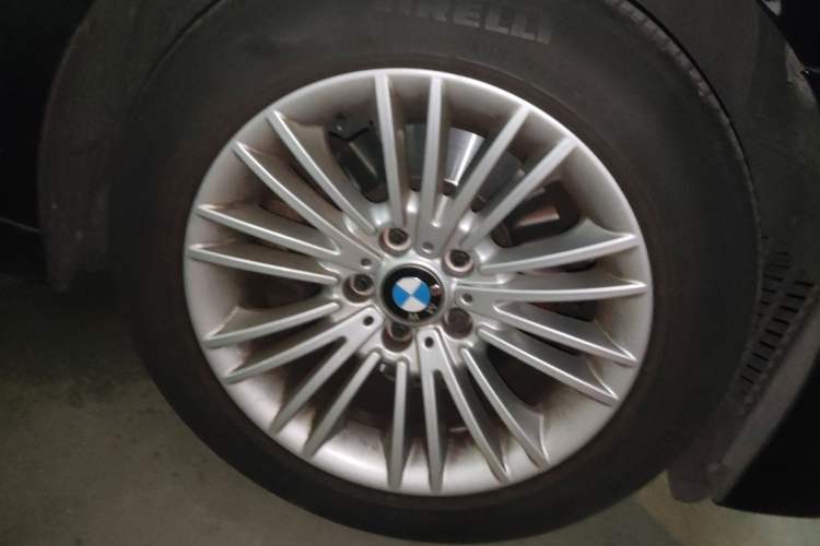 Used BMW 5 Series 2014 525Li Leading Model
