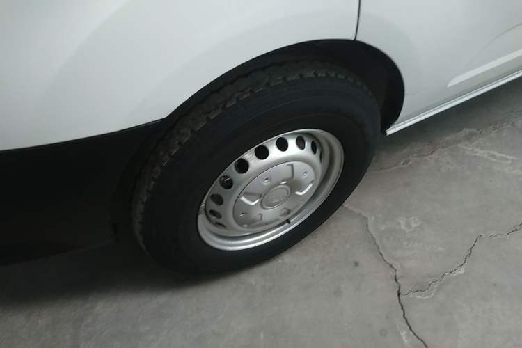 Used Ford Transit 2023 2.0T Diesel Manual Multifunction Commercial Vehicle Short Wheelbase Low Roof 5/6 Seats
