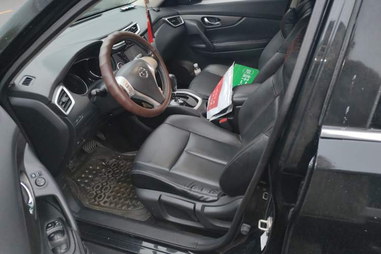 Used Nissan X-Trail 2015 2.0L CVT Comfort MAX Edition 2WD Left Front Seat