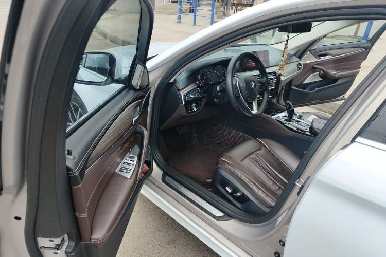 Used BMW 5 Series 2018 530Li Leading Edition Luxury Package
