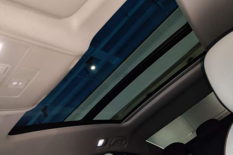 Used Volkswagen Magotan 2026 30 Million Vehicles Selected Model 380TSI DSG Luxury Edition Headliner