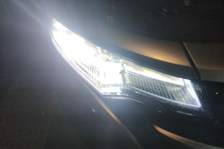 Used Denza D9 2022 DM-i 970 Four-Wheel Drive Prestige Model
