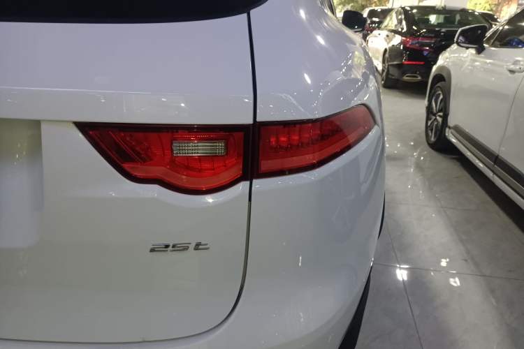 Used Jaguar F-PACE 2016 2.0T Two-Wheel-Drive R-Sport Sport Edition
