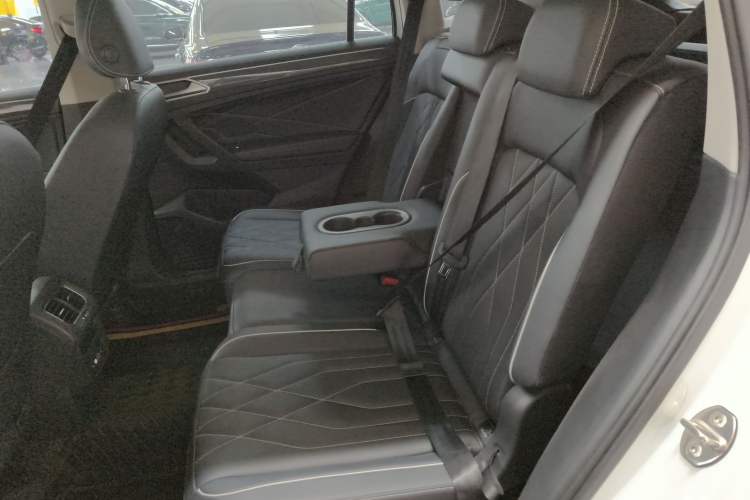 Used Volkswagen Tiguan L 2024 Outstanding Model 330TSI Automatic Two-Wheel Drive R-Line Dragon Glory Edition
