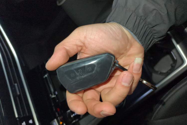 Used Volkswagen Talagon 2023 Facelift 380TSI All-Wheel-Drive Luxury Jiajing Pro 6-Seater Vehicle Key