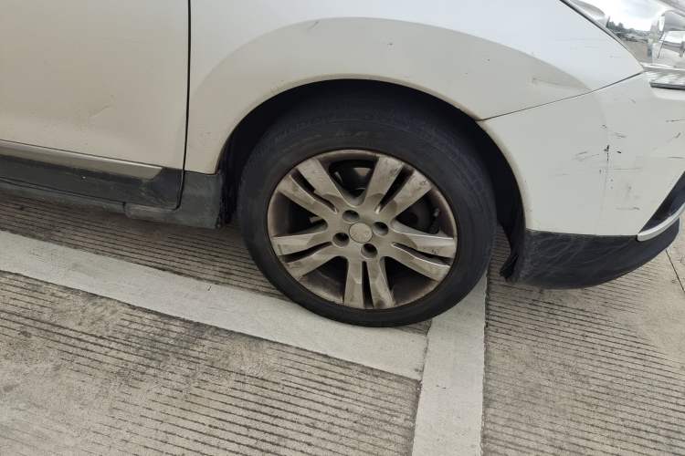 Used Peugeot 3008 2015 2.0L Automatic Trend Edition Right Front Wheel Hub