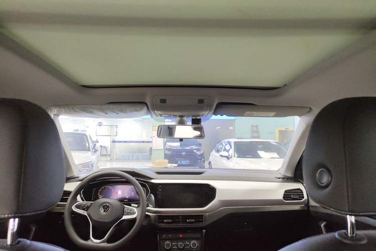 Used Volkswagen Tacqua 2021 1.5L Automatic Yue Zhi Lian Edition Headliner