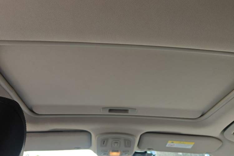 Used Citroen C4L 2013 1.8L Automatic Jingzhi Edition Headliner