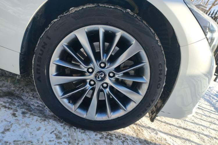 Used Infiniti Q50L 2018 2.0T Enjoyment Version China VI Standard