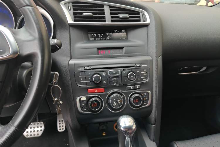 Used DS 4 2012 1.6T Elegant Edition