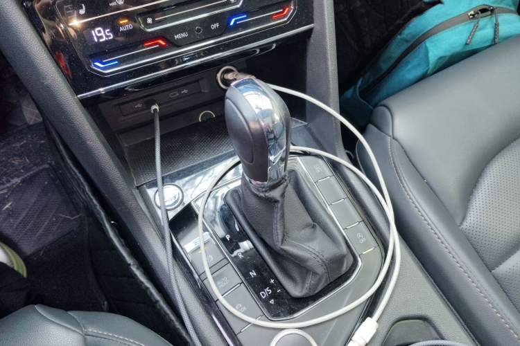 Used Volkswagen Tharu 2021 280TSI Two-Wheel-Drive Luxury Plus Edition Gear Lever