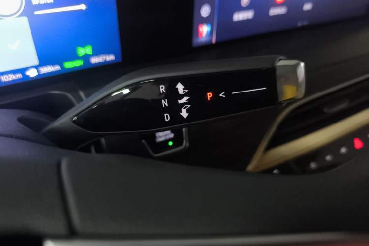 Used Buick GL8 New Energy 2025 Lushang First-Drive Edition 7-Seater
