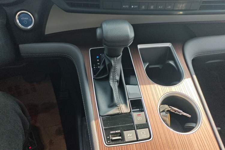 Used Toyota Sienna 2023 2.5L Hybrid Comfort Edition