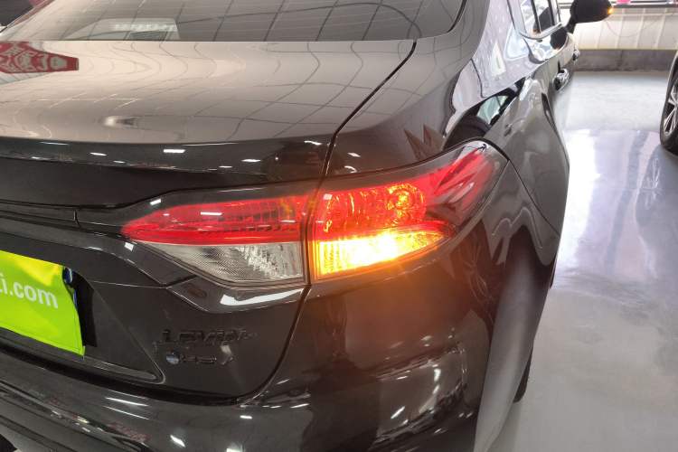 Used Toyota Levin 2024 Smart Electric Hybrid Dual-Motor 1.8L Knight Edition Right Rear Taillight