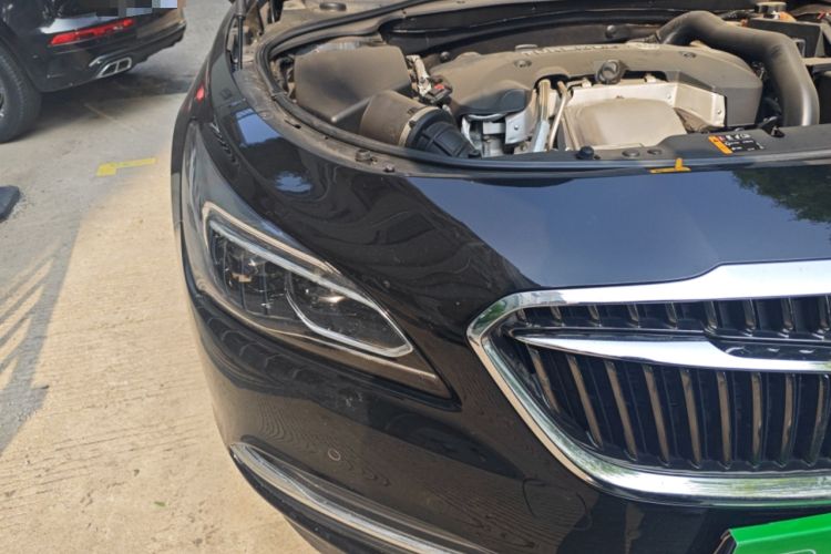 Used Buick LaCrosse 2018 28T Luxury Model Right Front Headlight