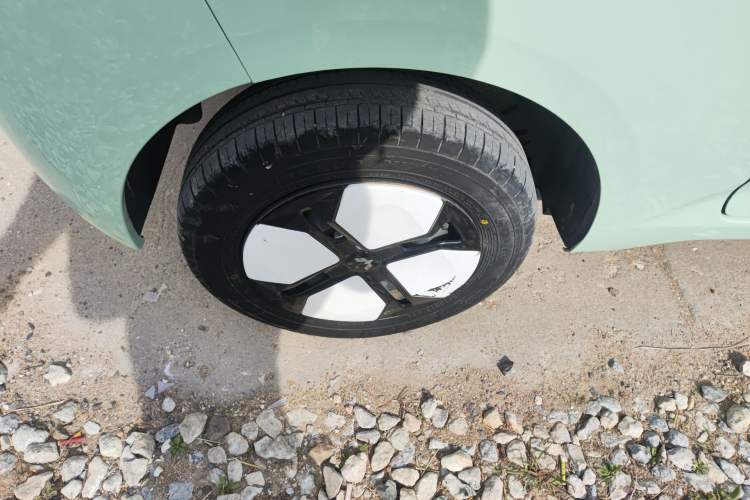 Used Wuling Hongguang MINIEV 2024 3rd Generation 215km Advanced Version Right Rear Wheel Hub