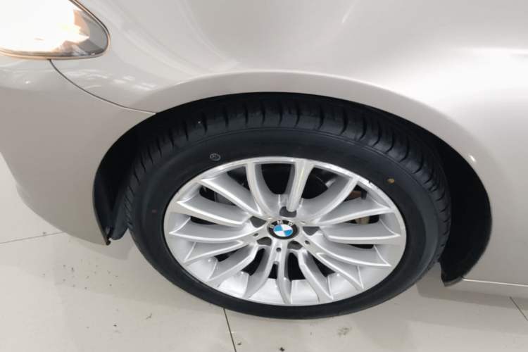 Used BMW 5 Series 2014 525Li Luxury Design Package Exterior 2