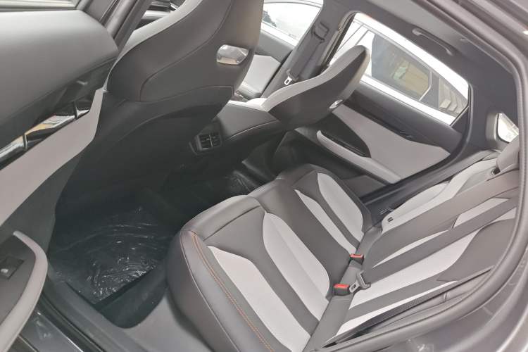 Used CHANGAN UNI-V iDD 2024 Blue Whale Smart Electric iDD 136km ZhiKu Model
