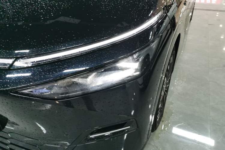 Used XPeng X9 2025 740 Ultra-Long Range Max
