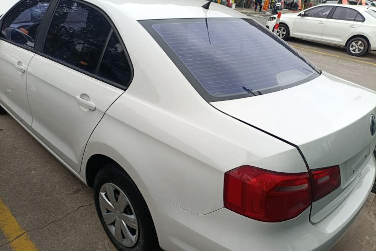 Used Volkswagen Jetta 2015 Value Edition 1.6L Automatic Fashion Version
