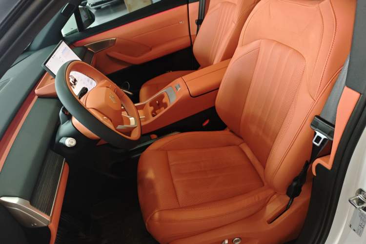 Used ONVO L60 2024 60 kWh Rear-Drive Version