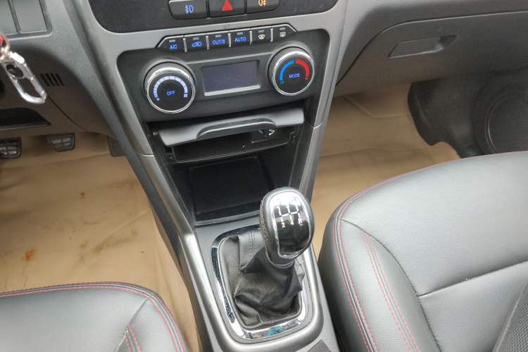 Used Chery Tiggo 3 2015 1.6L Manual Zhishang Commemorative Edition