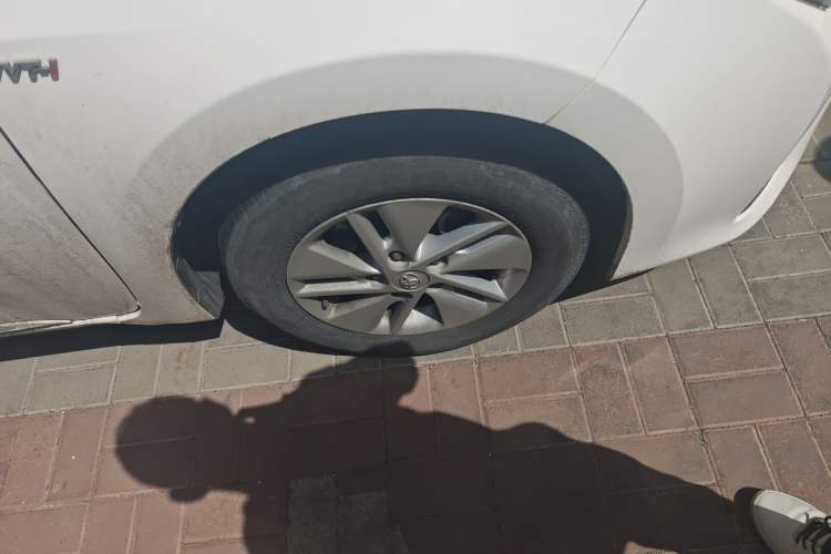 Used Toyota Corolla 2014 1.6L CVT GL-i Right Front Wheel Hub