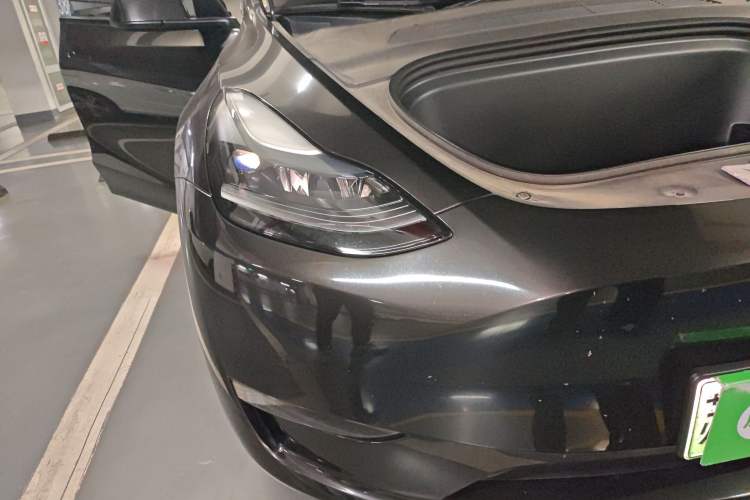 Used Tesla Model Y 2023 Long-Range All-Wheel-Drive Version
