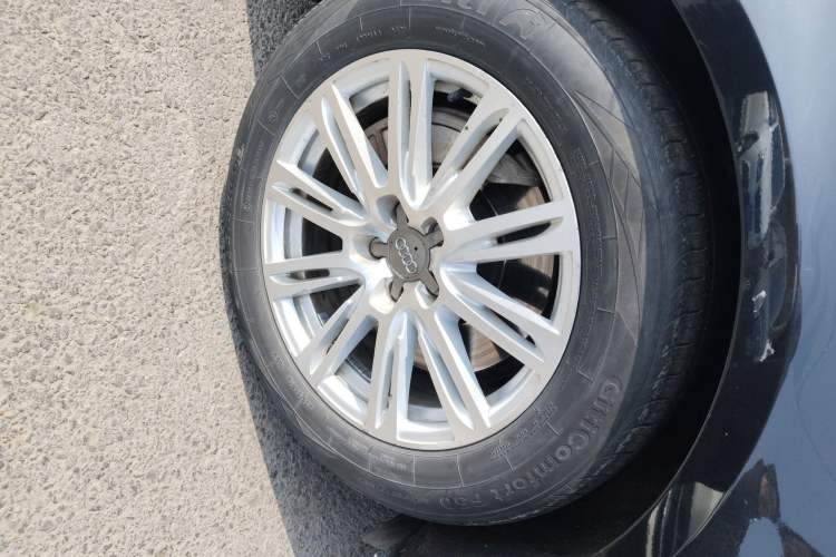 Used Audi A8 2012 A8L 45 TFSI quattro Comfort model
