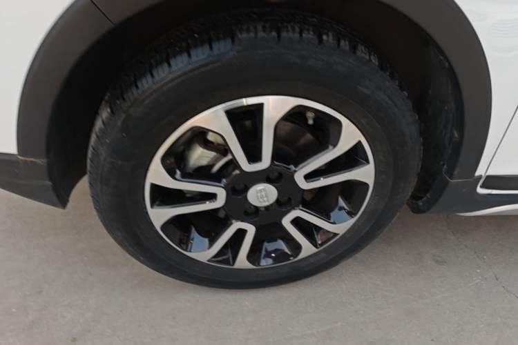 Used Geely Auto Vision X3 2017 1.5L Automatic Elite Model Left Front Wheel Hub