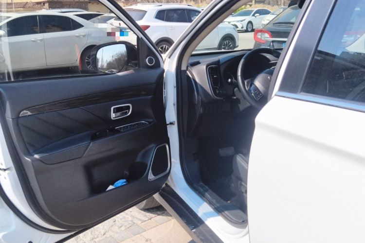 Used Mitsubishi Outlander 2020 2.0L Two-Wheel Drive Enjoyment Version 5 Seats
