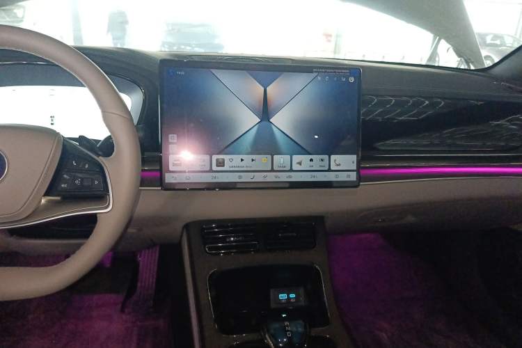 Used BYD Han 2025 EV Intelligent Driving Edition 701KM LiDAR Flagship Model Audio And AC Panel